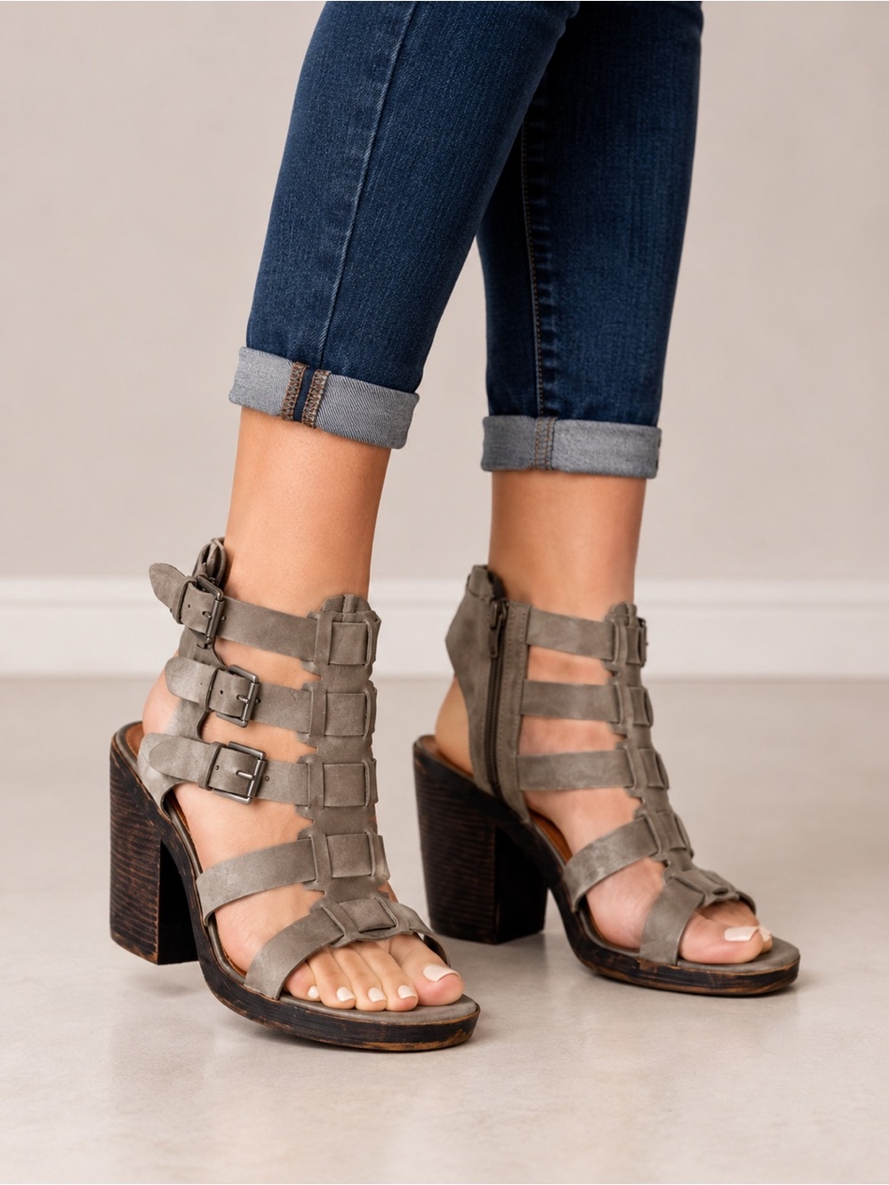 Rampage Jeana Gray Gladiator Block Heel Sandals – Size 9